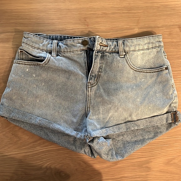 ❤️2 for $20❤️ billabong, high waisted rolled up light Jean shorts - Picture 1 of 3